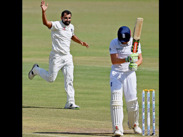 Mohammad Shami sent Jonny Bairstow at 46