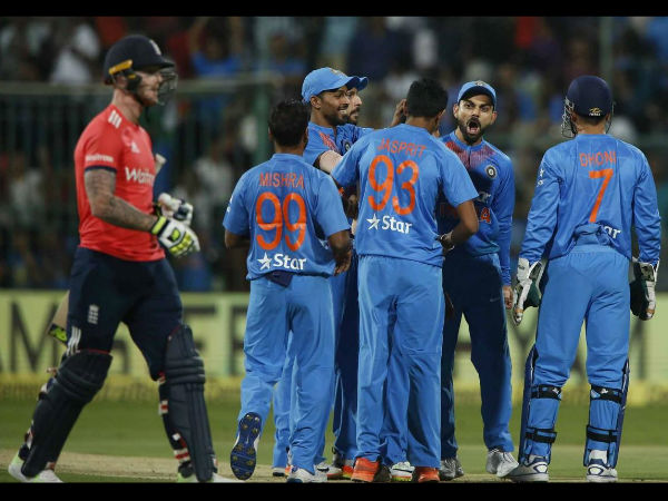 Team India celebrate Ben Stokes' dismissal