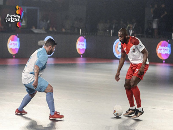 Kolkata 5s' Pula (right) in action