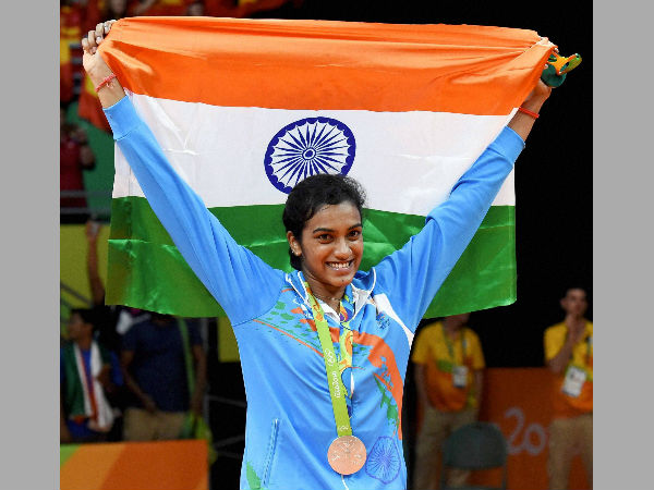 Sindhu poses with National flag