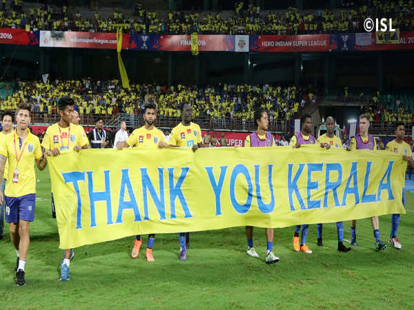Kerala Blasters players thank their fans
