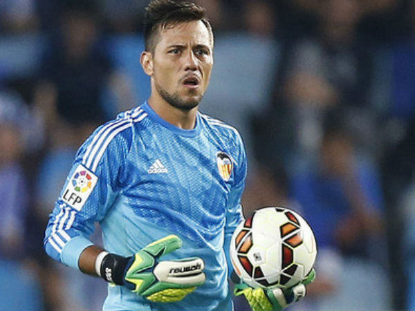 Valencia goalkeeper Diego Alves joins Flamengo - myKhel