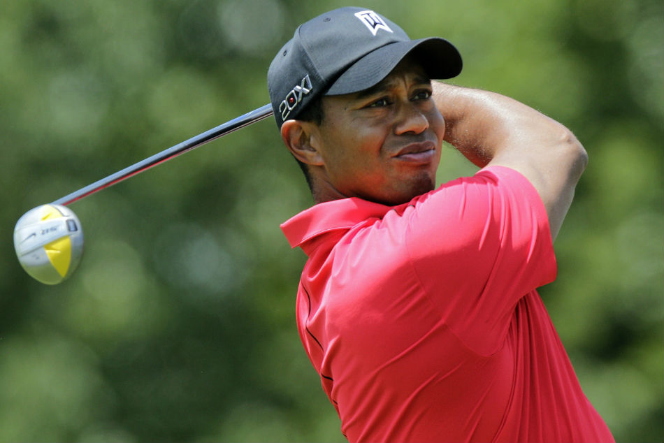 Tiger Woods hitting 'smooth iron shots' in injury update - myKhel