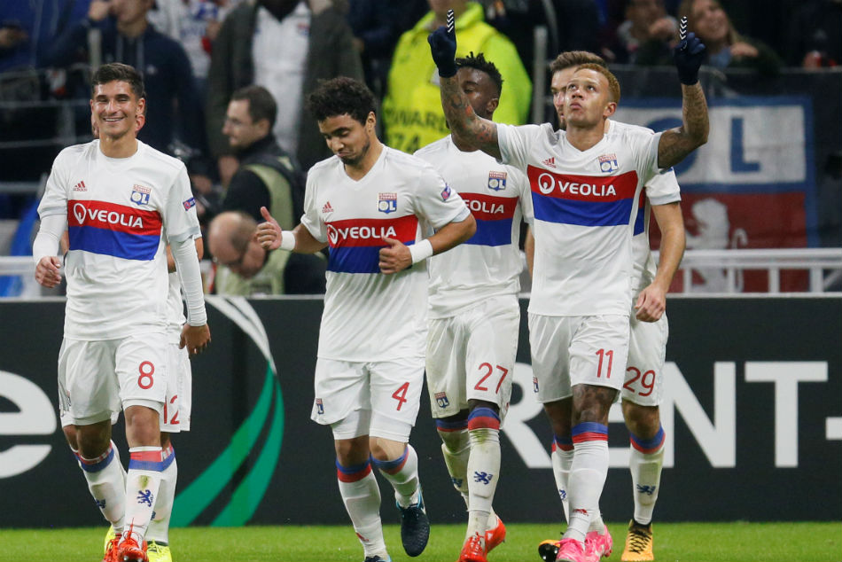 Lyon Beat St Etienne Troubled Derby