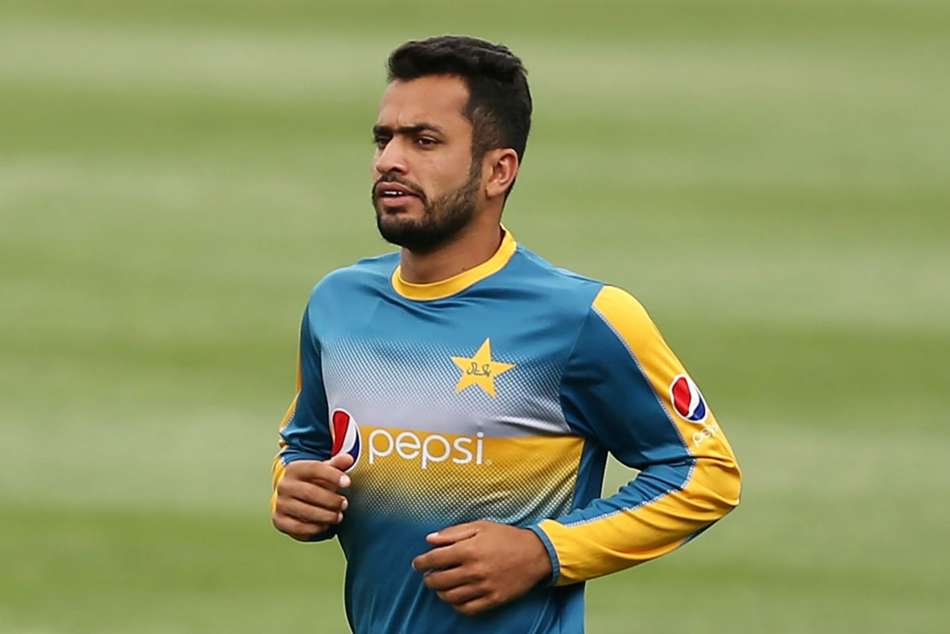 Hafeez Should Give Up Bowling After Third Suspension Akram