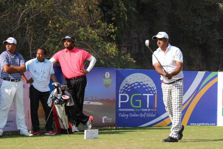 breaking mhow news one Golconda at Mukesh Experienced lead takes shot Kumar