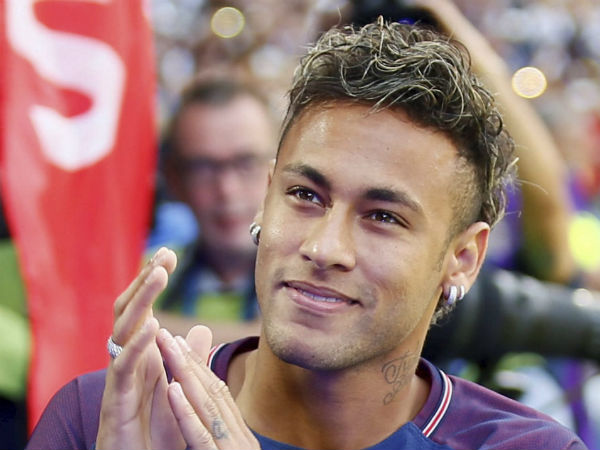 Neymar orchestrating the attack