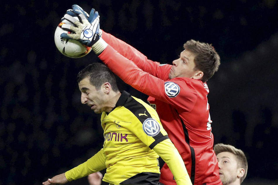 Henrikh Mkhitaryan Takes Swipe At Manchester United Boss Jose Mourinho