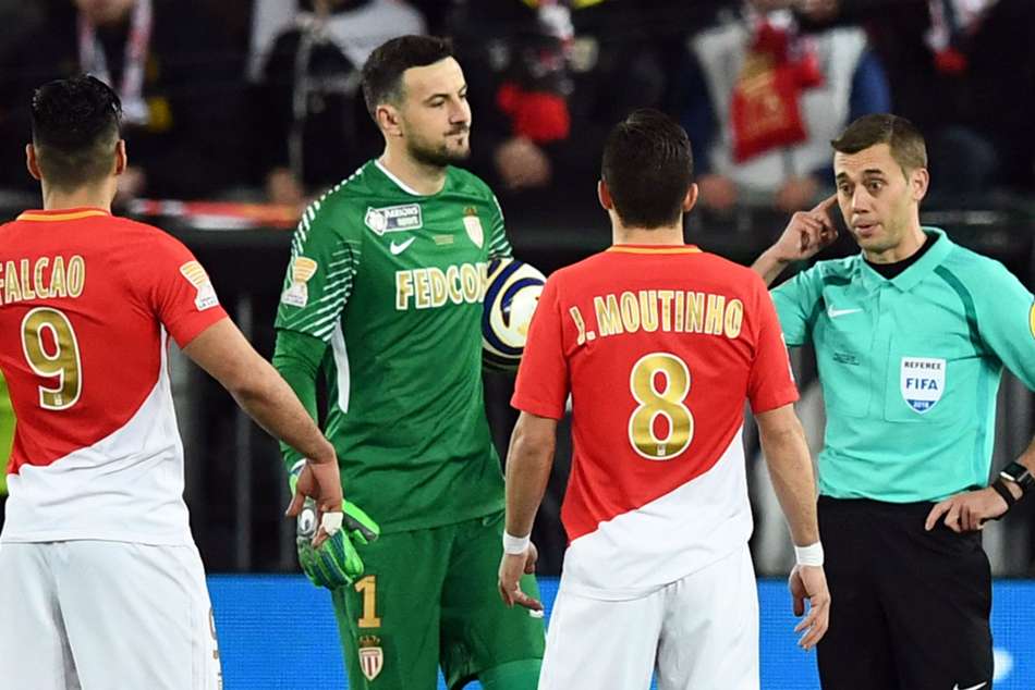 Var Bixente Lizarazu Psg Monaco Coupe De La Ligue