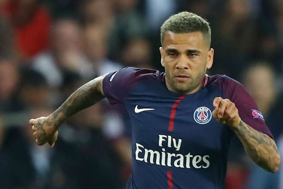 Right back – Dani Alves (PSG)