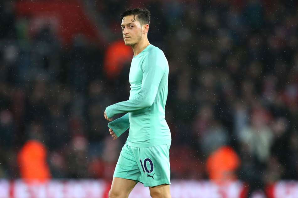 Unai Emery Arsenal Mesut Ozil Transfer