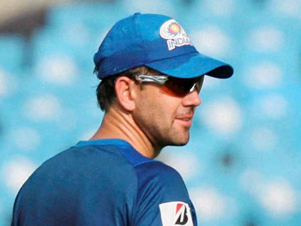 Ricky Ponting's false catch appeal for MS Dhoni's catch