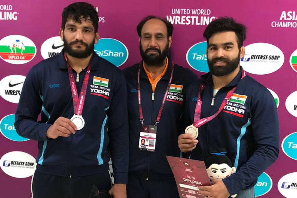 Sunil Kumar And Gurpreet Singh Win Silver As Greco Roman Wrestlers Start Campaign Asian Wrestling