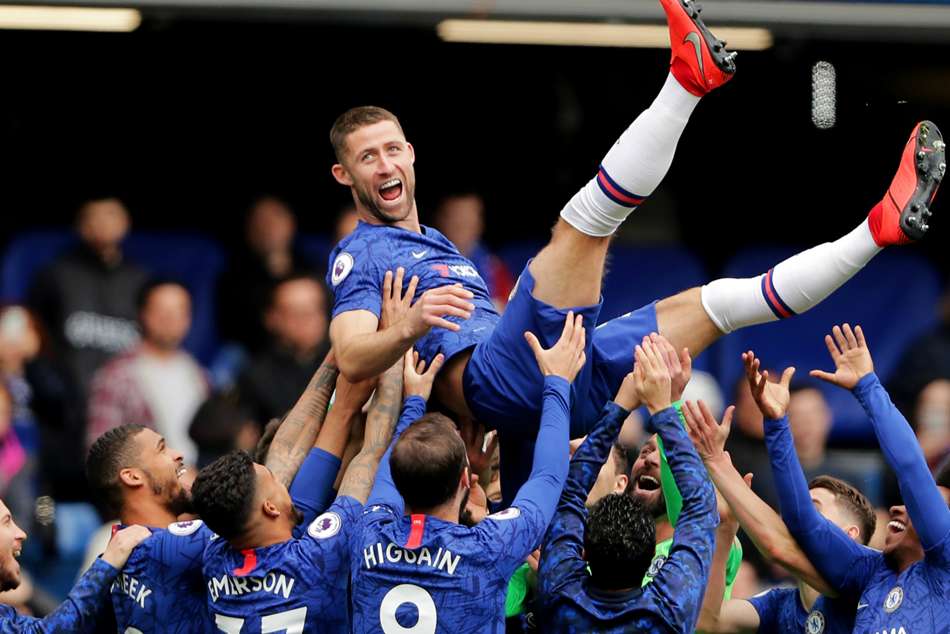 Its Not Important For Me Chelsea Boss Sarri Shrugs Off Cahill Complaints