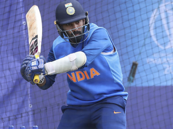 2. Dinesh Karthik -- 34 years