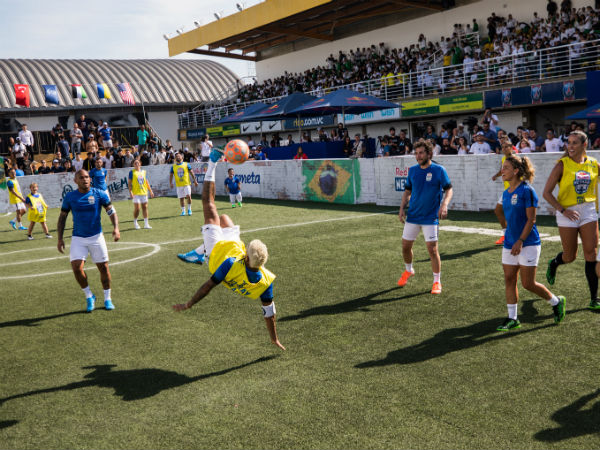 Neymar thrills