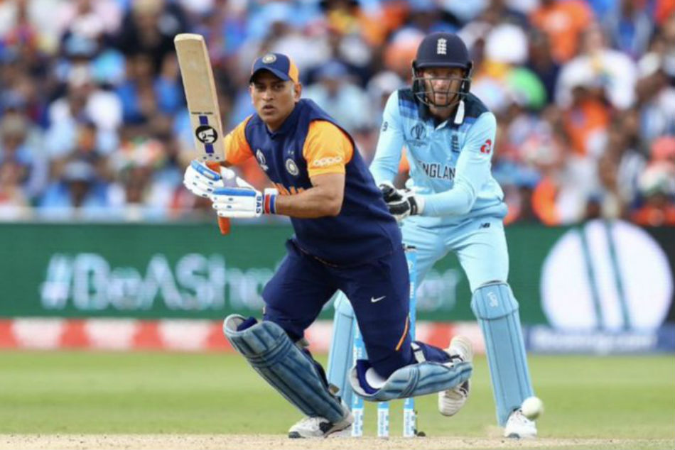Dhoni sustained a hairline fracture during England WC game
