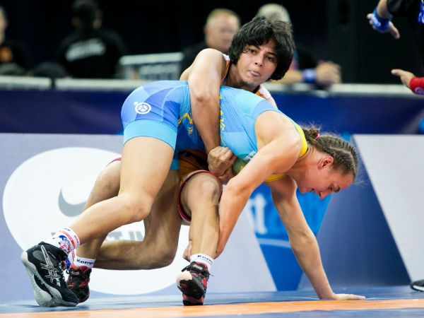 Sarita Mor opens against Nichita