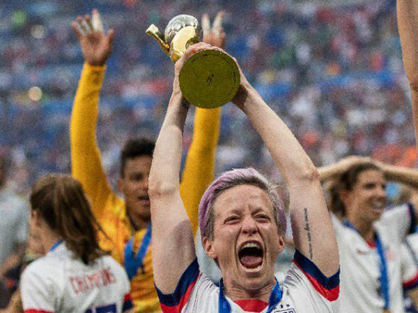 3. Rapinoe bags women's award