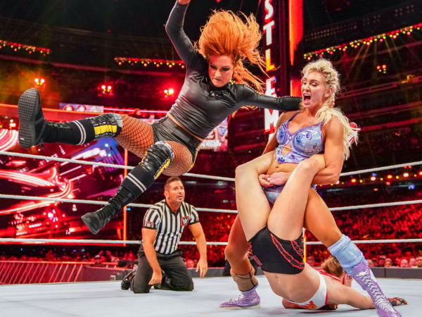 Botched finish to Wrestlemania 35 main-event featuring women
