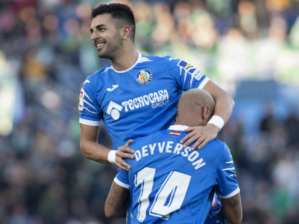 Deyverson is back