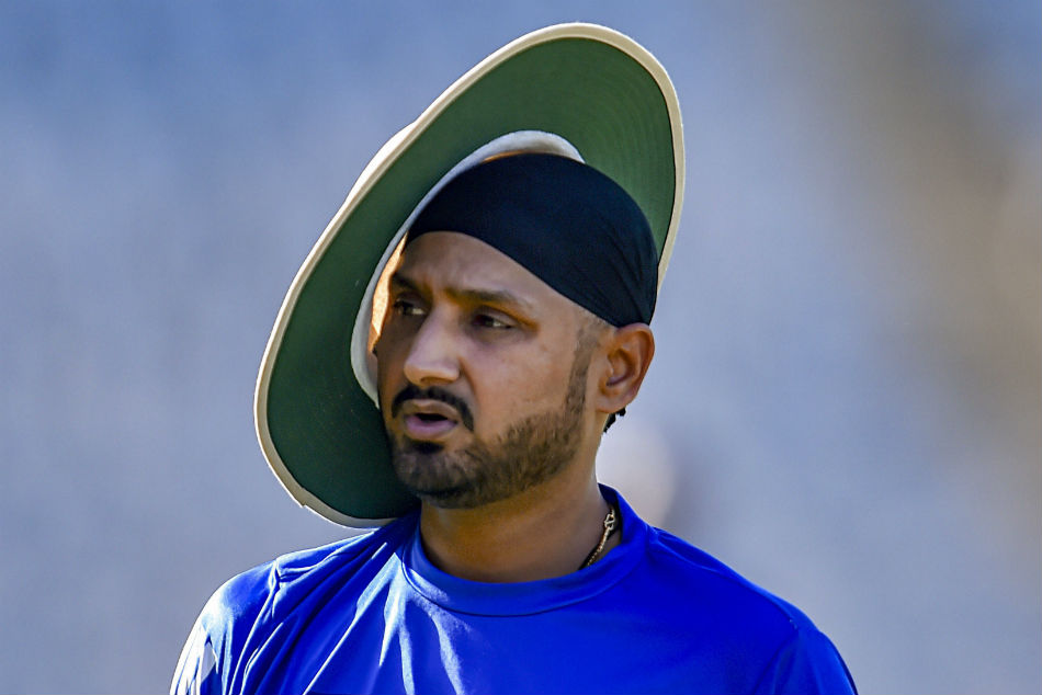 Harbhajan Urges Imran Khan To Ensure Peace