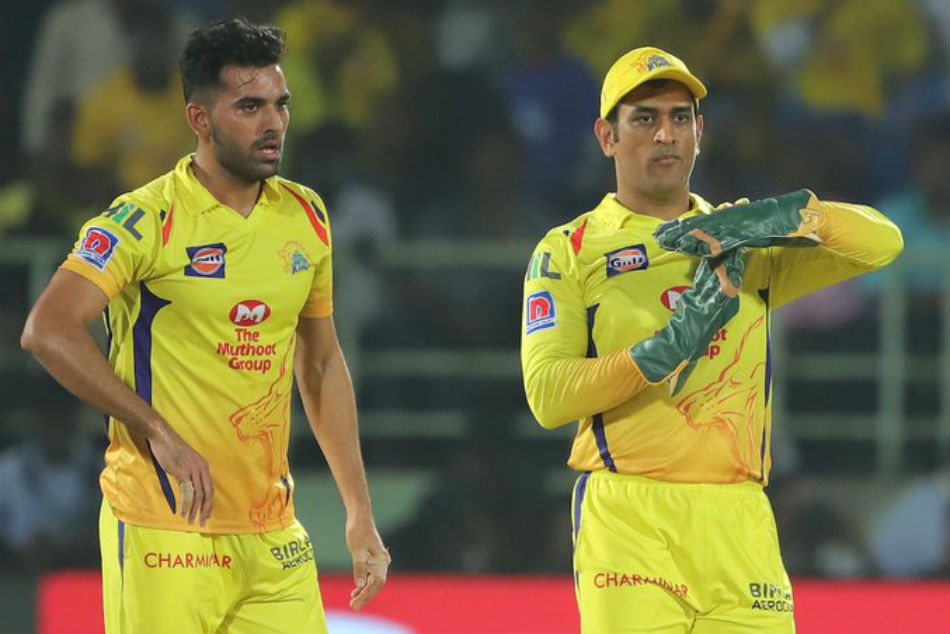 Johns. on X: MS Dhoni gifted a signed jersey of all CSK players.   / X