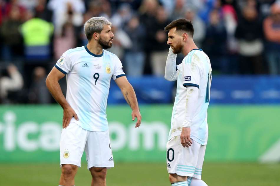 Messi the best 9, 10, 11, 7, 6, 5, 4... Guardiola laughs ...