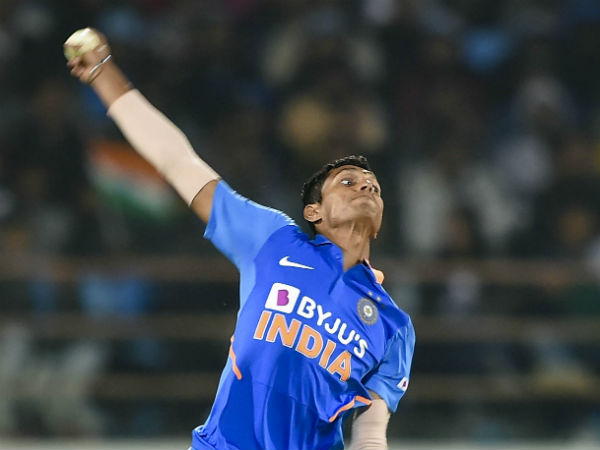 4. Shami lauds Saini