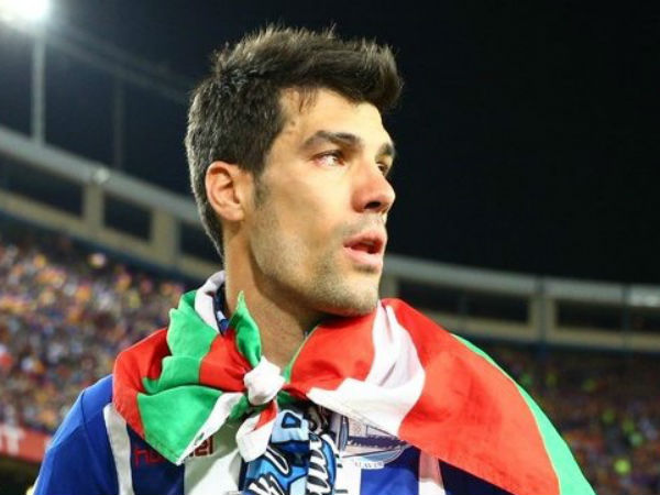 Garcia renews deal