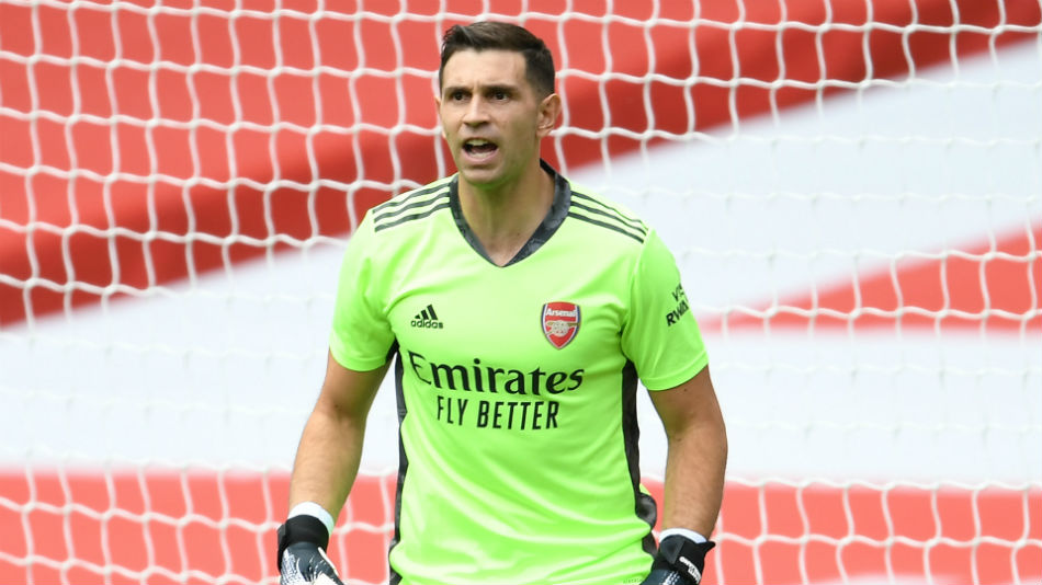 Arsenal Keeper Martinez In Emotional Farewell Ahead Of Reported Villa Move .html