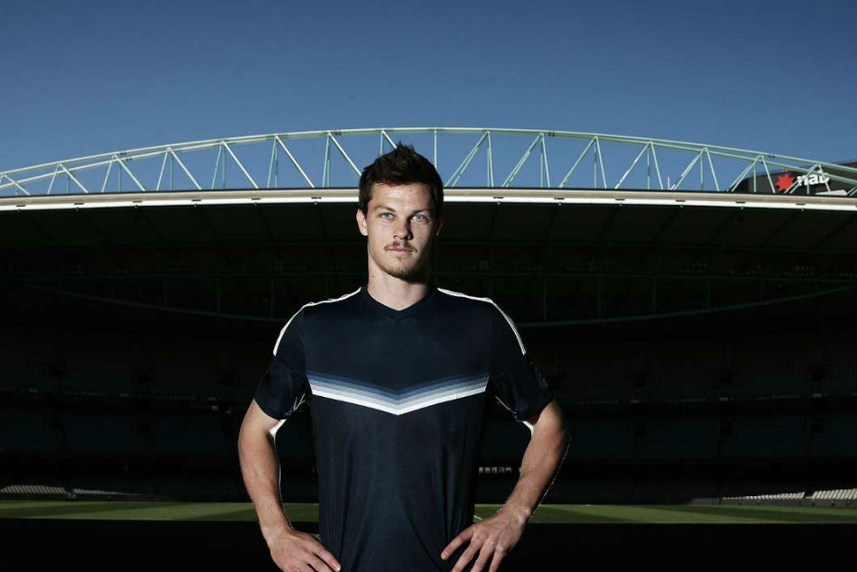 Isl Transfer Watch Fc Goa Signs James Donachie From Newcastle Jets On Loan