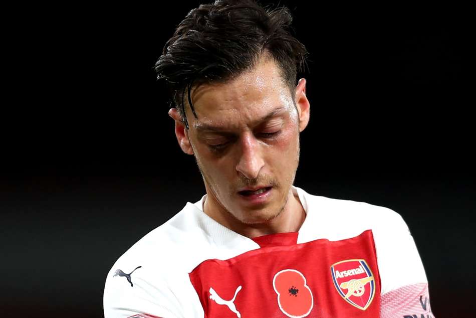 Mikel Arteta Mesut Ozil Arsenal Premier League Efl Cup