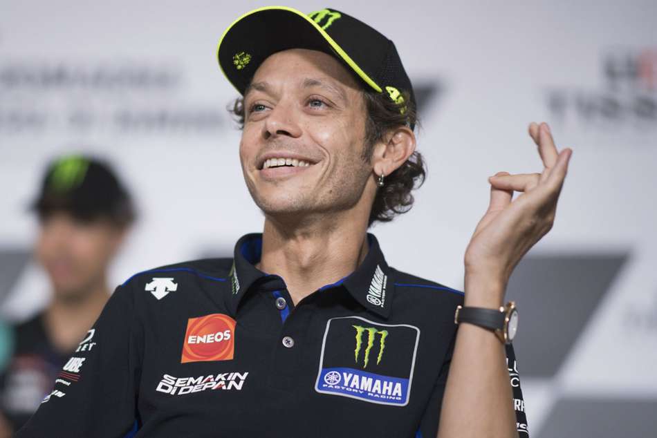 Valentino Rossi Signs Petronas Yamaha 2021 Motogp Season