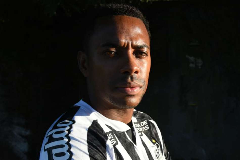 Santos Suspend Robinho Contract After Backlash