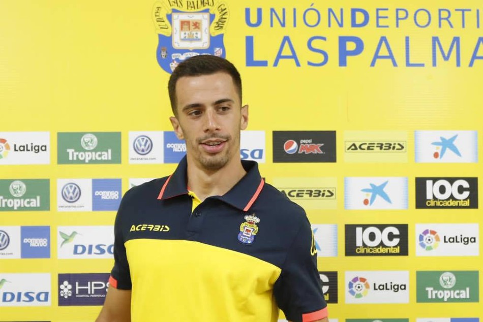 Isl 2020 21 Mumbai City Fc Complete Loan Move For Spaniard Harnan Santana