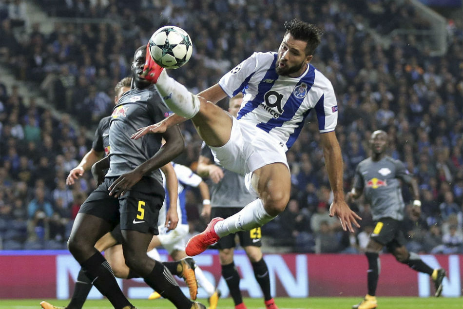 Telles Joins Manchester United As Shaw S Position Comes Under Threat