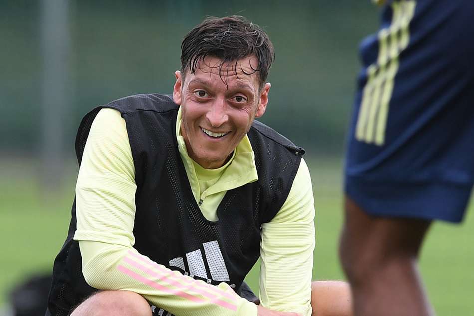 Ozil Arsenal Fenerbahce Move Being Held Up By Quarantine Situation Arteta Not Concerned