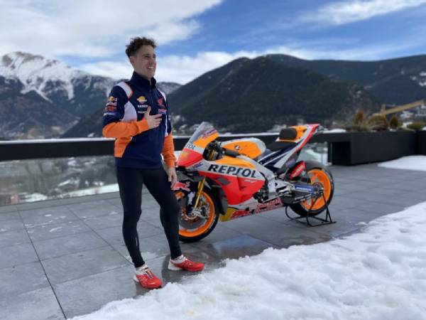 Sharing a box with Marquez