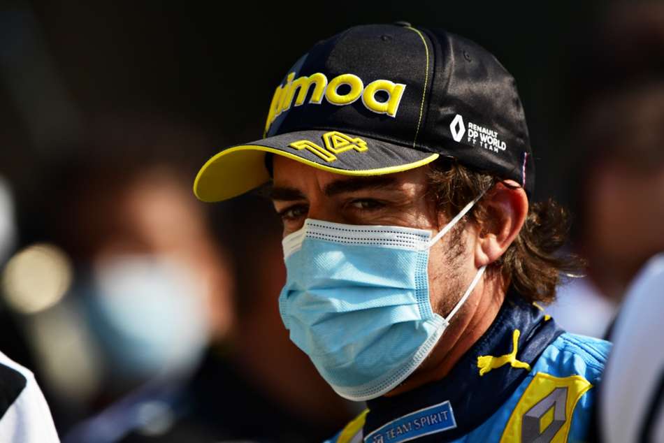 Fernando Alonso Surgery On Fractured Jaw Ready For New F1 Season