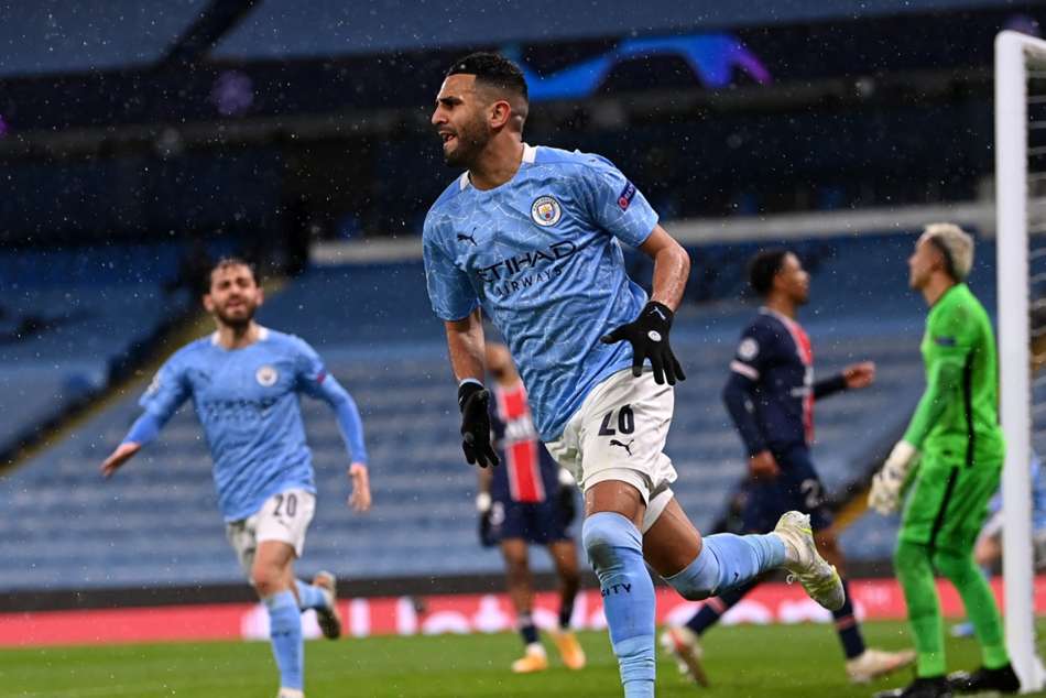 ISTANBUL - Riyad Mahrez of Manchester City FC with the UEFA