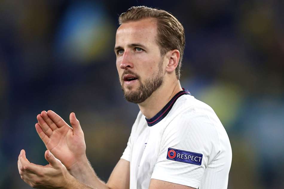 Gary Neville Urges Manchester United Board To Make Harry Kane Deal A Priority
