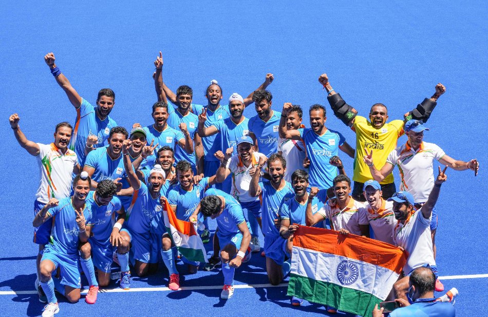 Heros Welcome For Members Of Indian Hockey Teams In Odisha