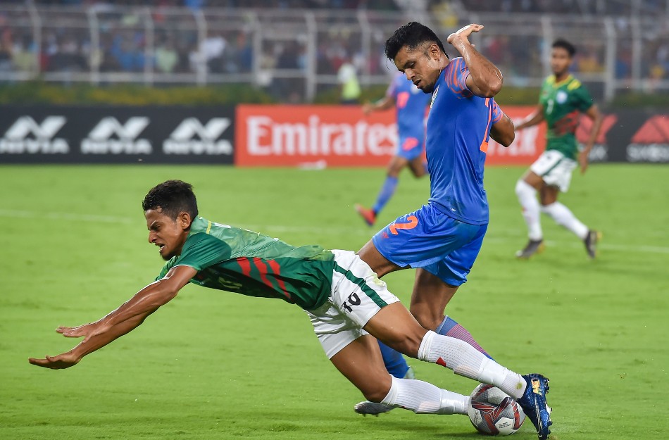 Isl Transfer News Reigning Champions Mumbai City Fc Sign Defender Rahul Bheke