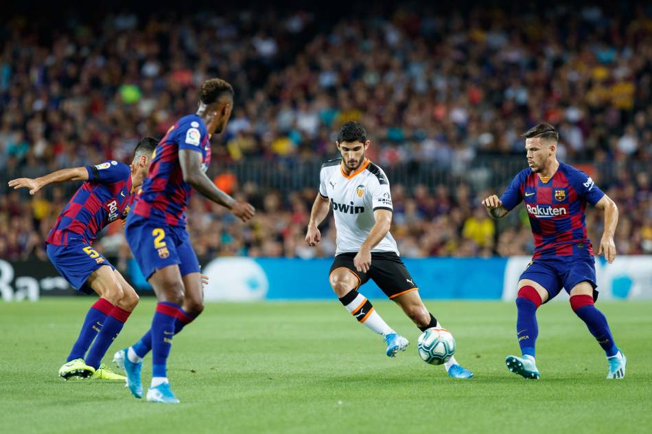 Three Potential Replacements Of Barcelona Bound Star At Man City