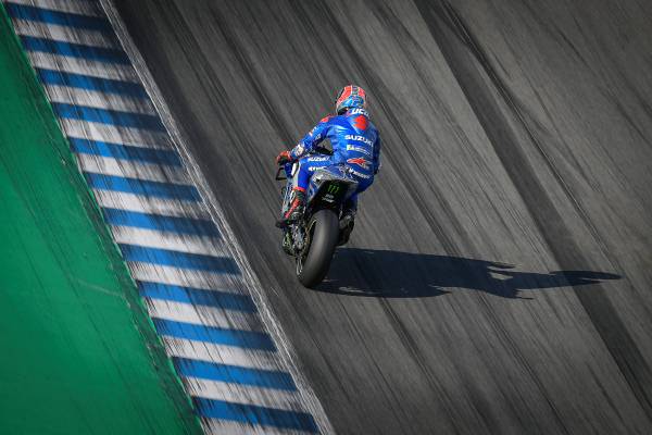 Suzuki sizzles