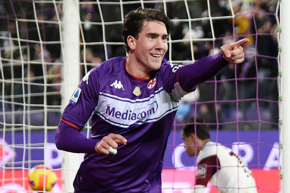 Dusan Vlahovic Speculation Set Aside Fiorentina Forward Closes Cristiano Ronaldo Record