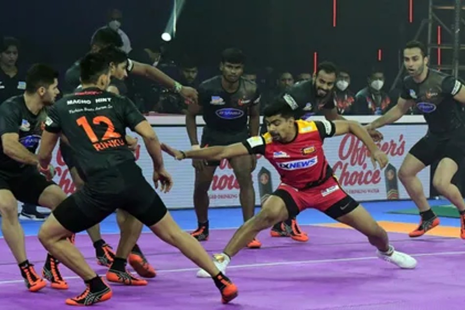 Pkl Abhishek Singh Powers U Mumba To A 46 30 Win Over Bengaluru Bulls Season Opener