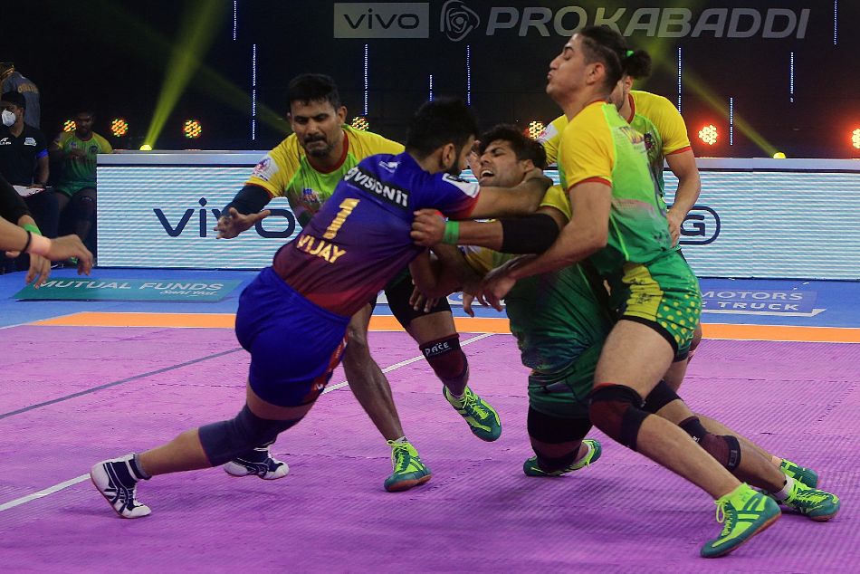 Pkl 2021 Sandeep Narwal And Manjeet Chhillar Shine In Dabang Delhi Kc Narrow Win Over Patna Pirat