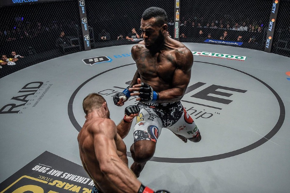 1位：ヘビーヒッターズ-Leandro Ataidesは、日本のMMAアイコンである岡見勇信との2回戦のフィニッシュを目指しています